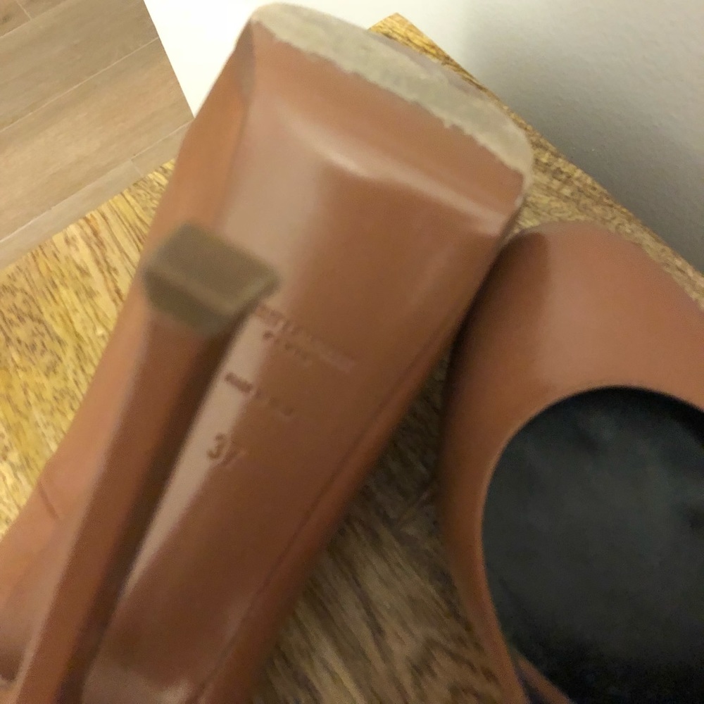 YSL Pump - Picture 4 of 6
